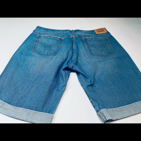 Levi’s Shorts - Picture 2 of 4